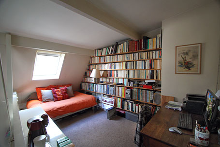 La chambre / buerau sur la mezzanine