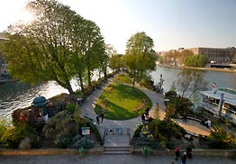 Square du Vert Galant Pont-Neuf, Seine et Louvre