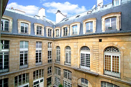 La Cour d'Honneur de l'Hôtel de Villeroy