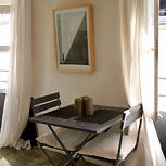 Une petite table pour les repas
